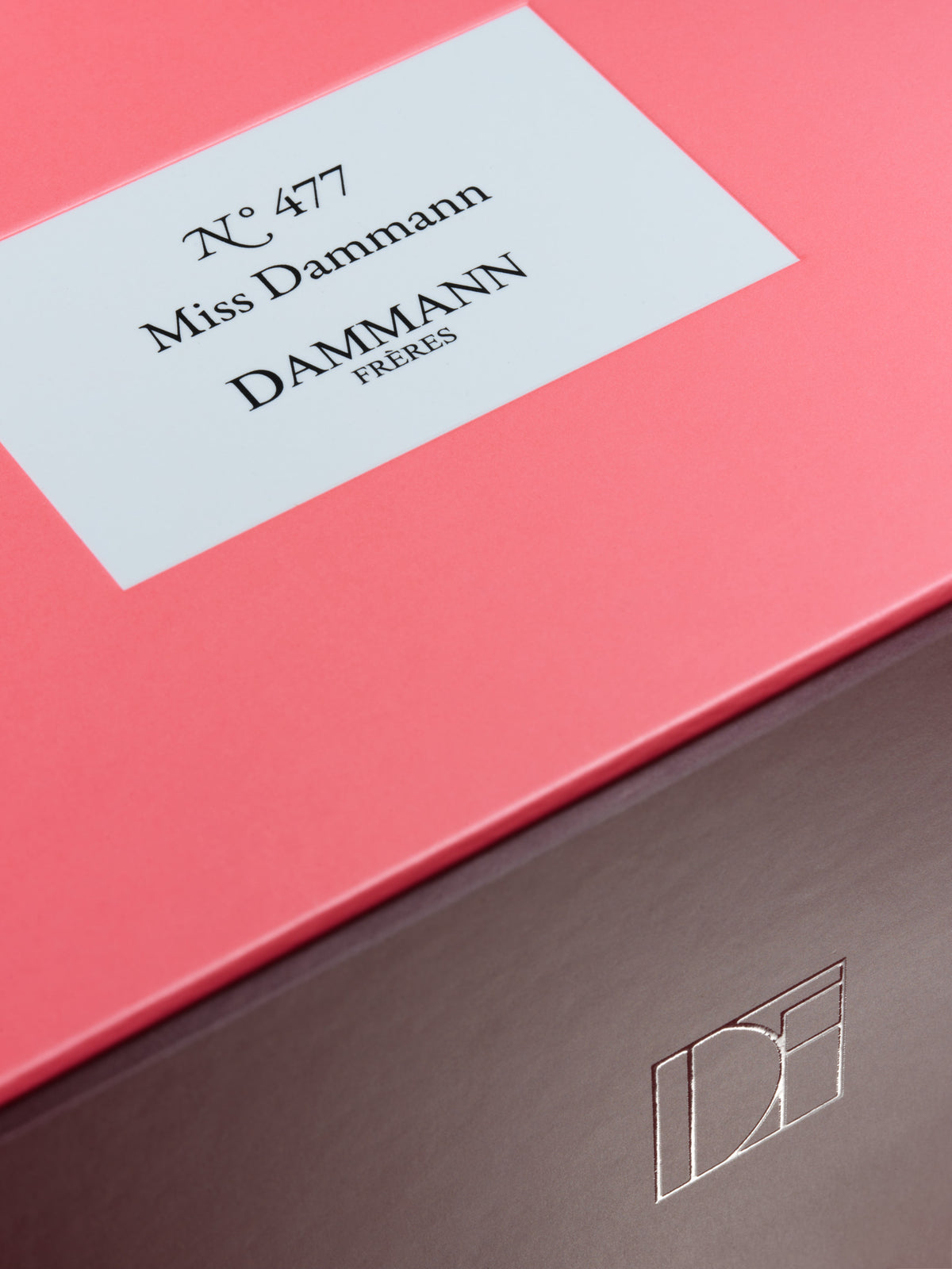 Coffret N°477 Miss Dammann de Dammann Frères, gros plan sur l’étiquette