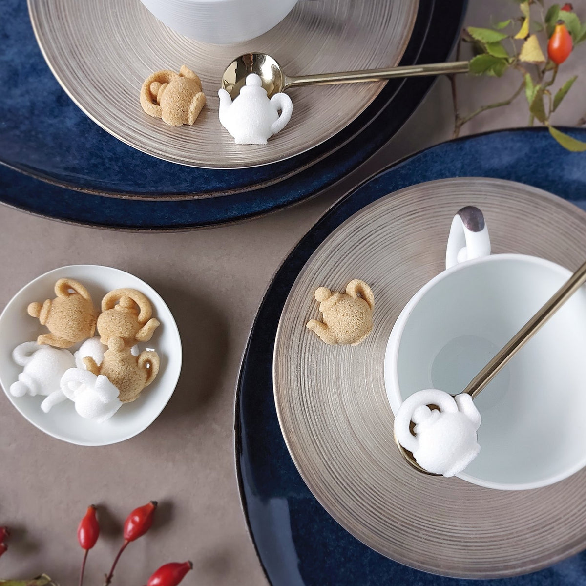 Canasuc teapot-shaped sugars served with tea