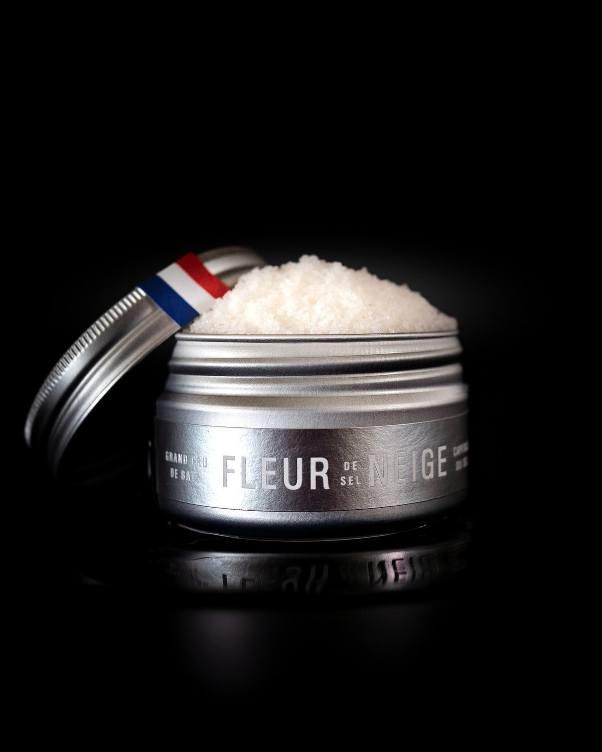 Boîte de fleur de sel Fleur Neige de Binet 1660 sur fond noir