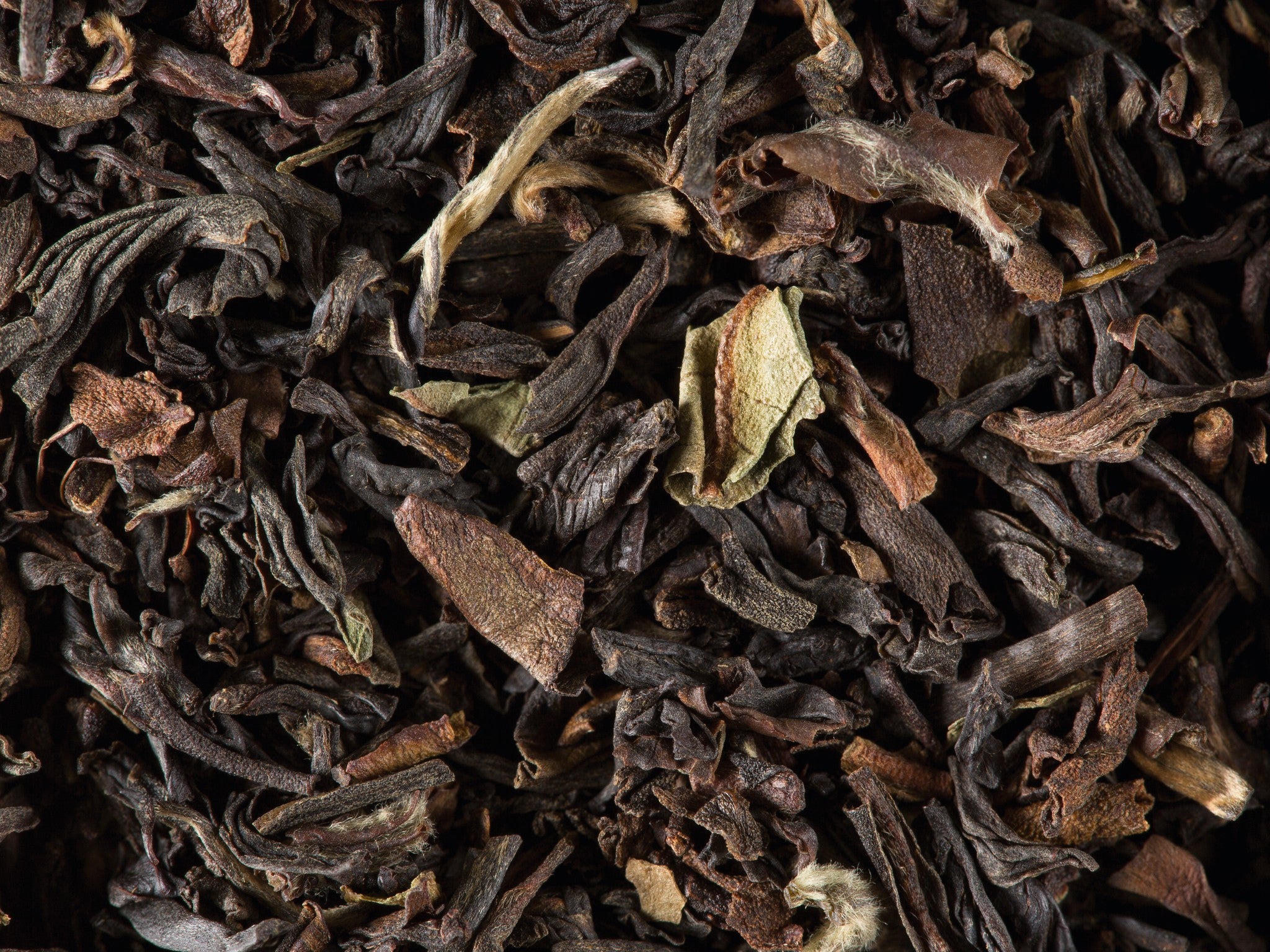 Organic Darjeeling Tea Bags by Dammann Frères, close-up of the tea leaves from a sachet