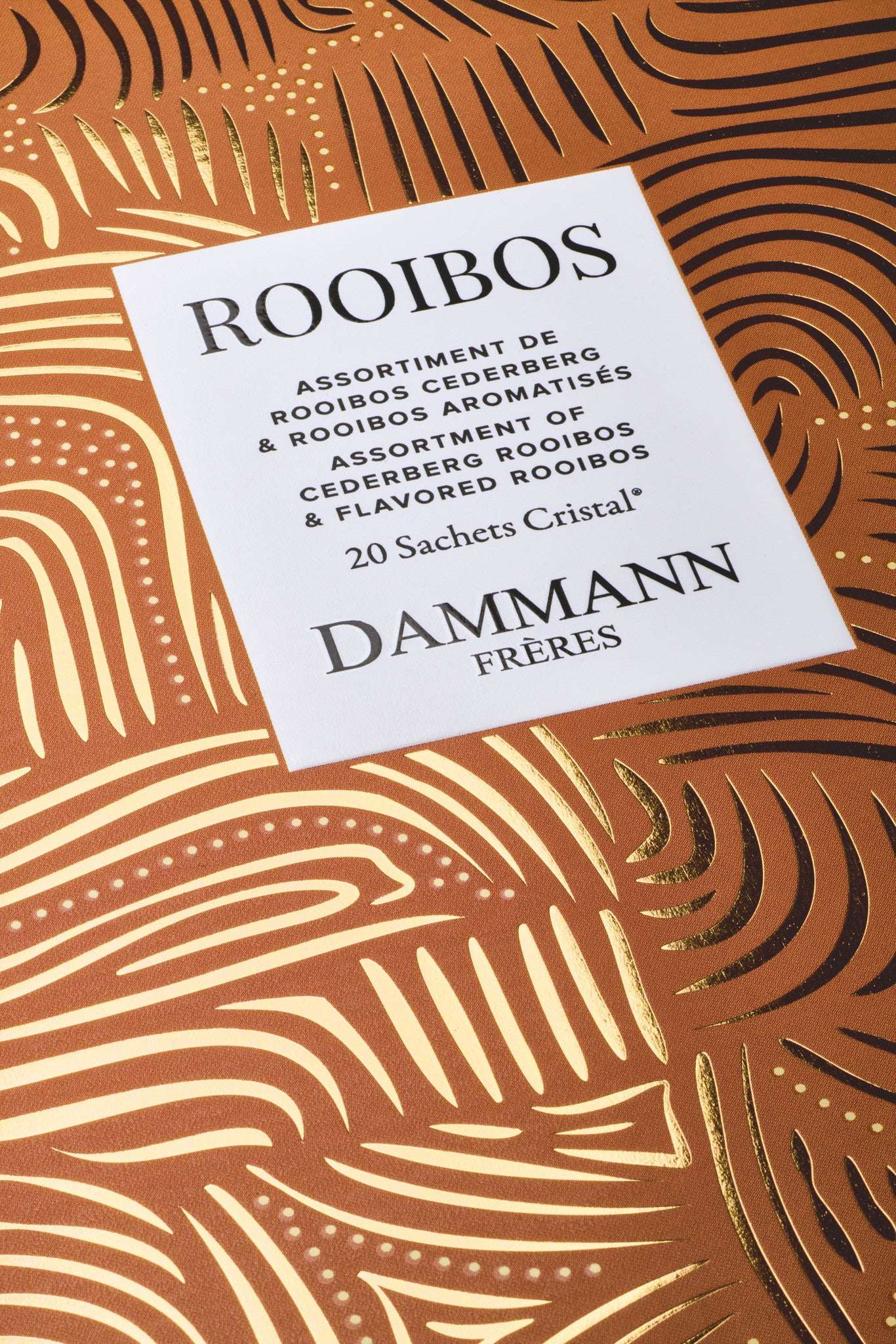 Rooibos Gift Box by Dammann Frères, close-up of the gold-embossed lid