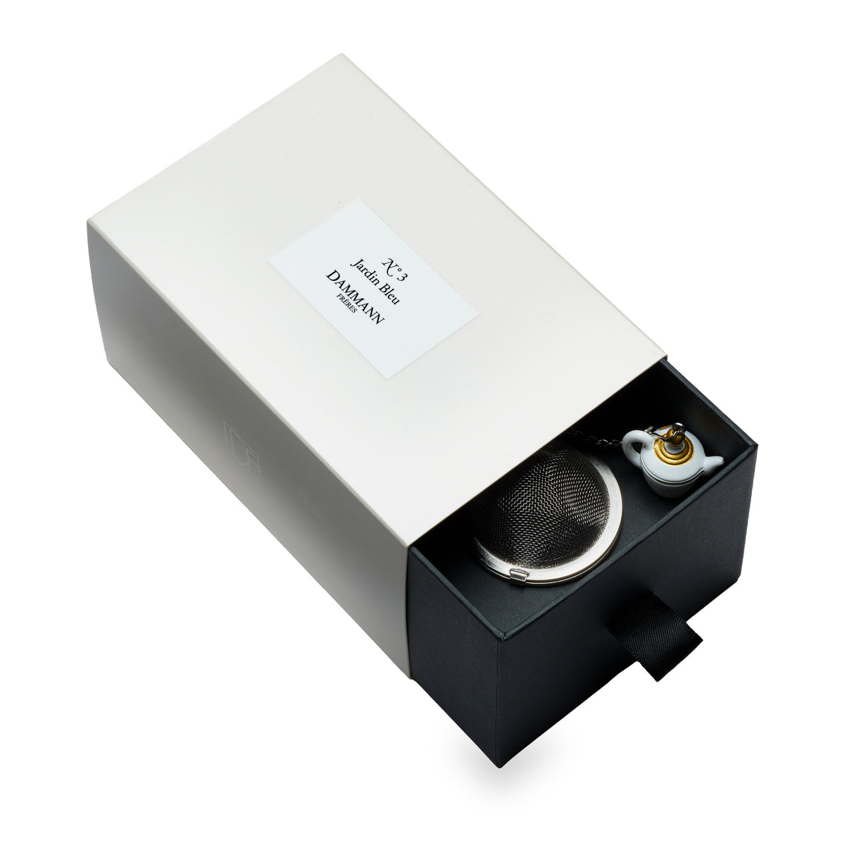N°3 Jardin Bleu gift box by Dammann Frères, drawer half open