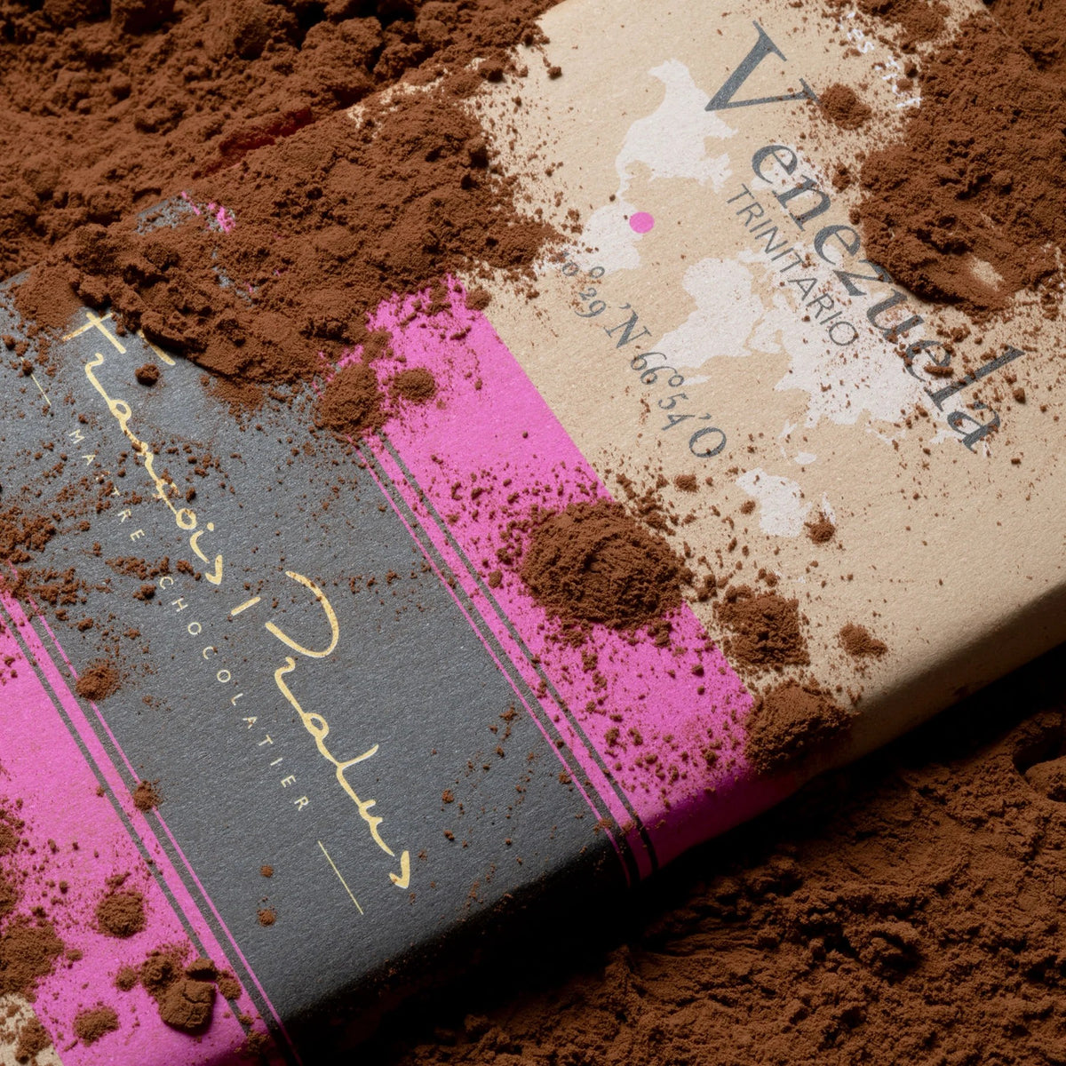 Venezuela 75% Dark Chocolate Bar by François Pralus on cocoa powder