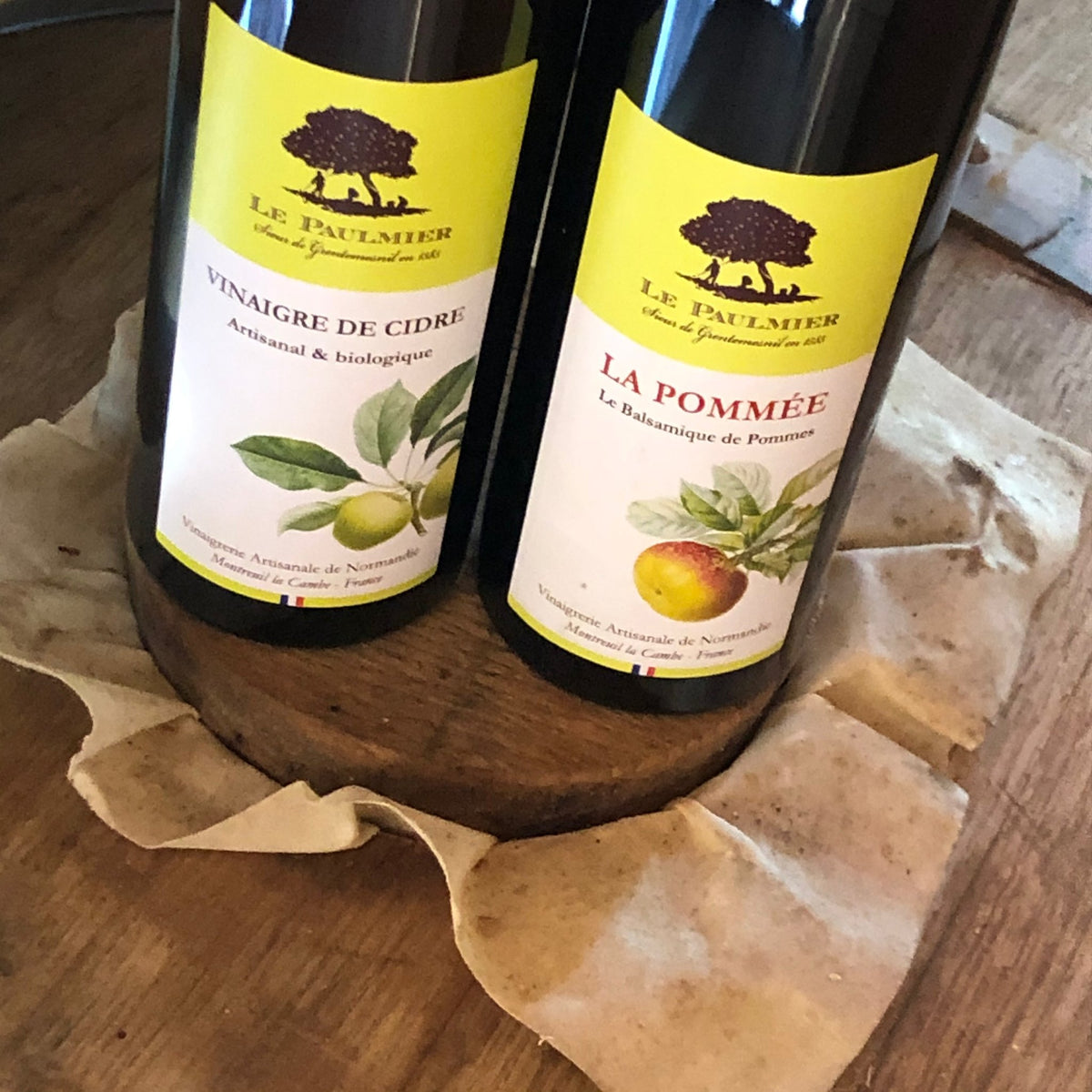 Le Paulmier La Pommée beside its apple cider vinegar
