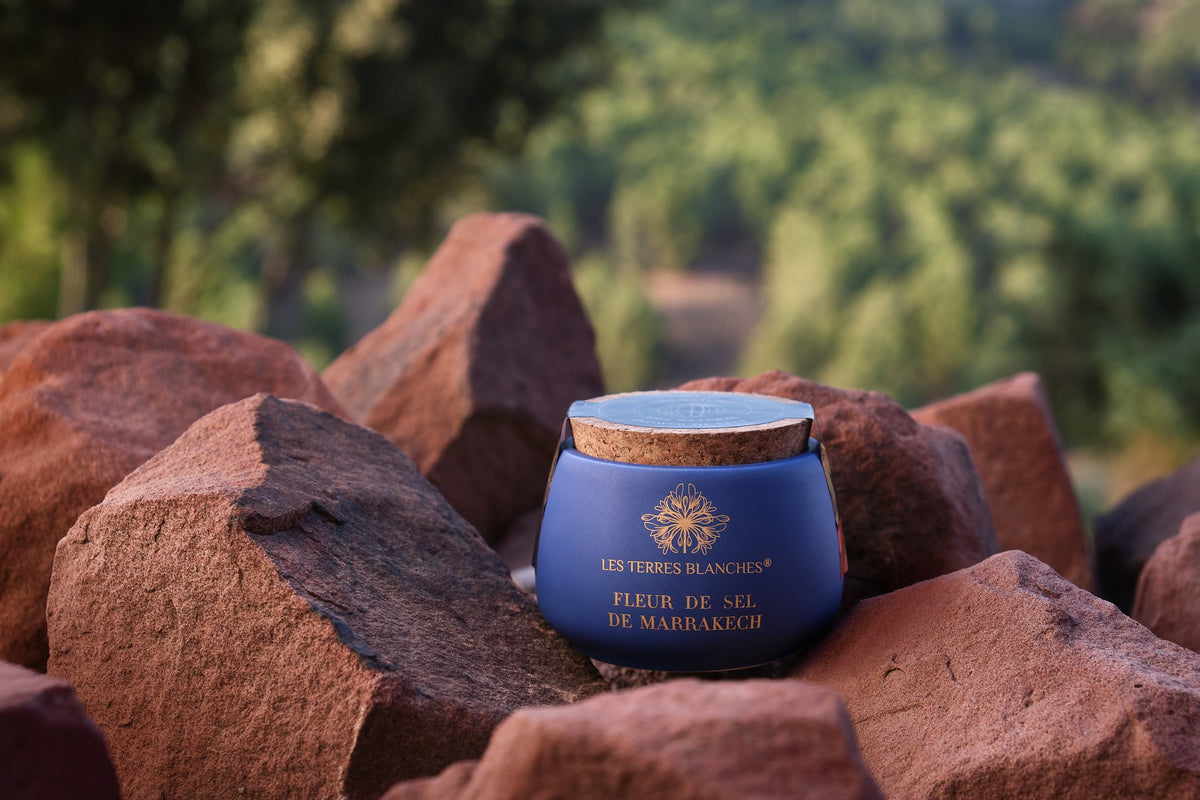 Les Terres Blanches fleur de sel de Marrakech jar among red rocks