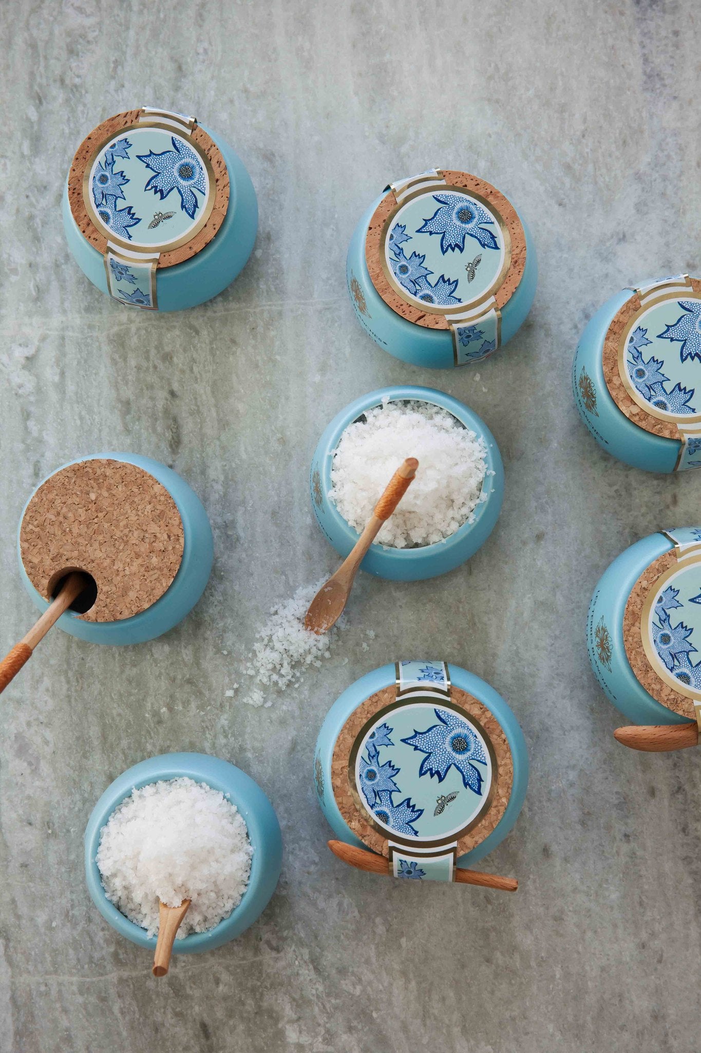 Les Terres Blanches fleur de sel from the Algarve in turquoise jars, seen from above