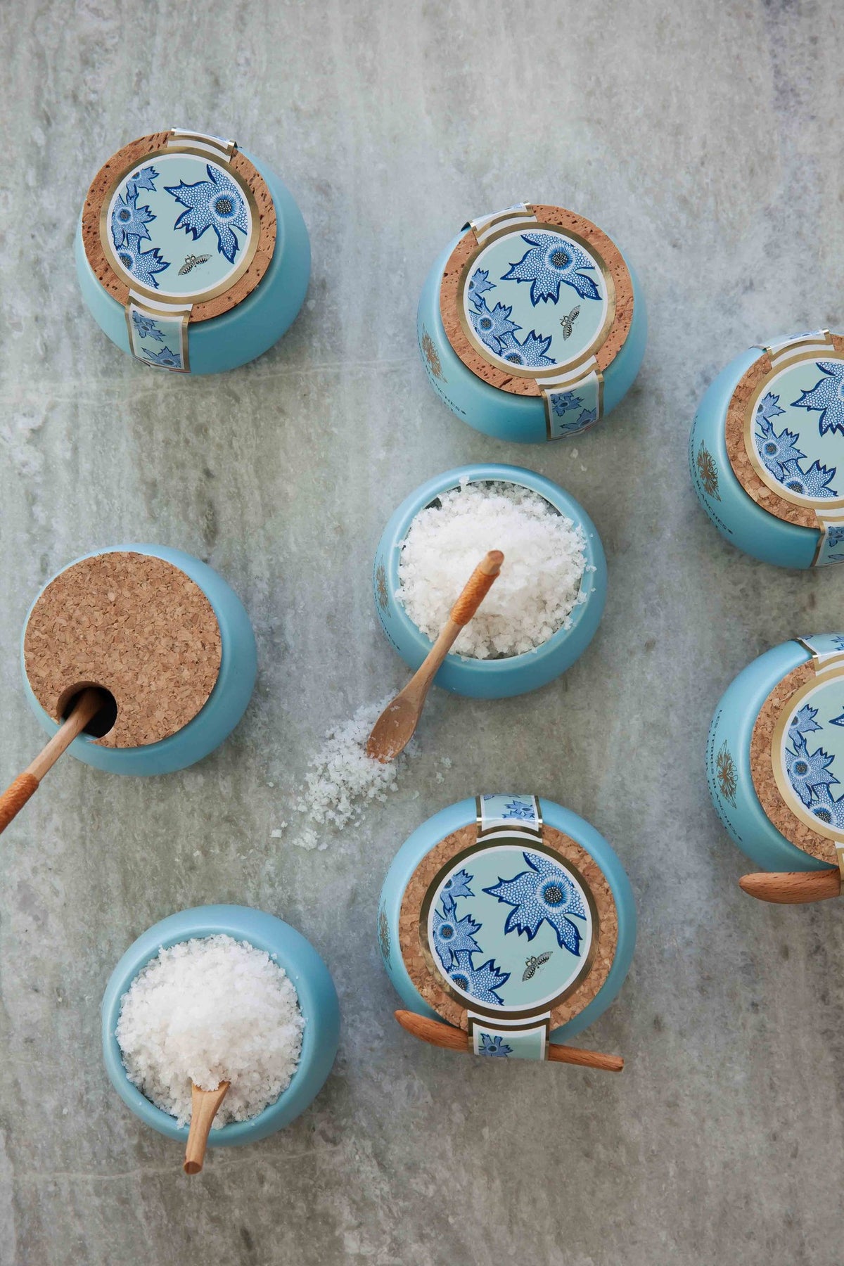 Les Terres Blanches fleur de sel from the Algarve in turquoise jars, seen from above